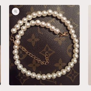 Delicate Pearl Choker